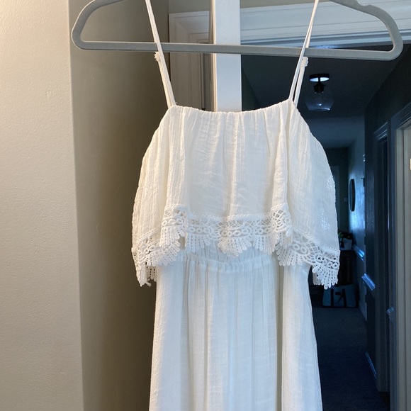 Altar’s state dress. Size small - Picture 4 of 5